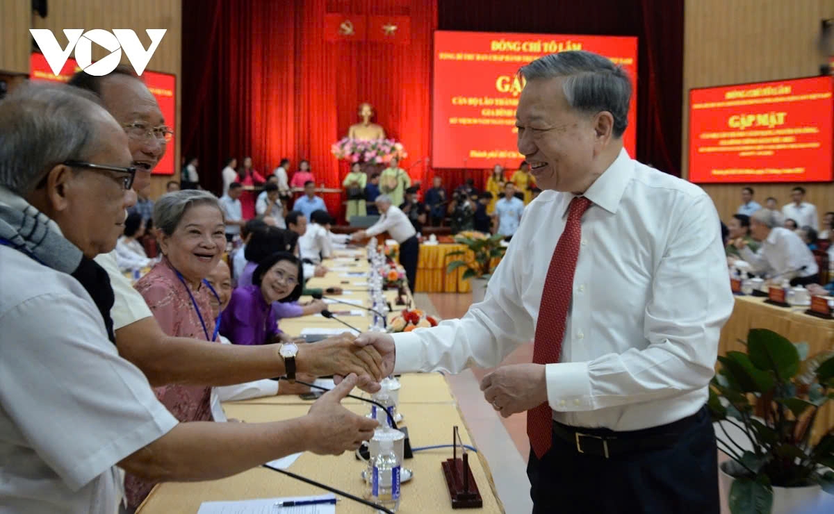 Party leader To Lam urges annual health check-ups for all citizens